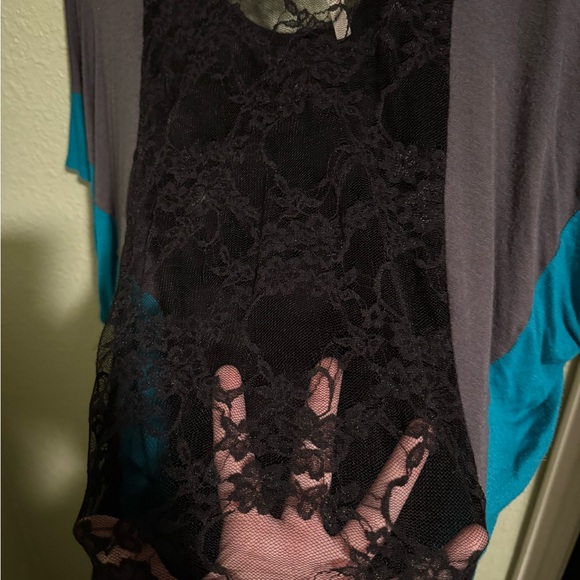 Kiwi Black and Teal Top with Sheer Black Lace Back - Picture 4 of 4